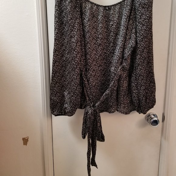 wrap around front tie back long sleeve top - Picture 4 of 8